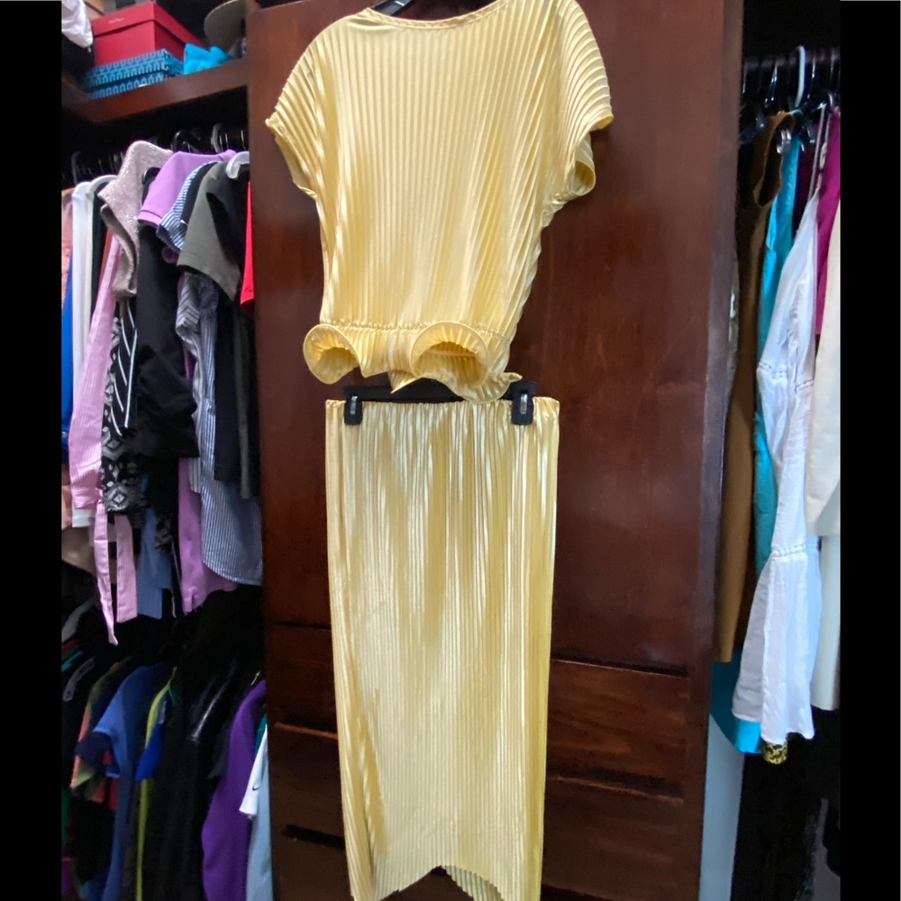 Beautiful yellow dress Zara